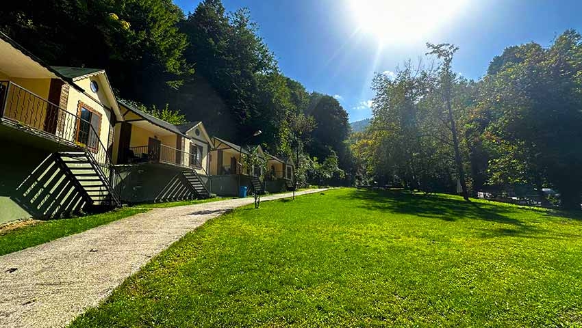 YILBAŞINA ÖZEL BOĞAZİÇİ BUNGALOW OTEL KAMPI MAŞUKİYE